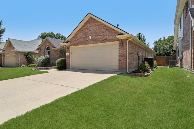2845 Birmingham Drive, Grand Prairie, TX 75052