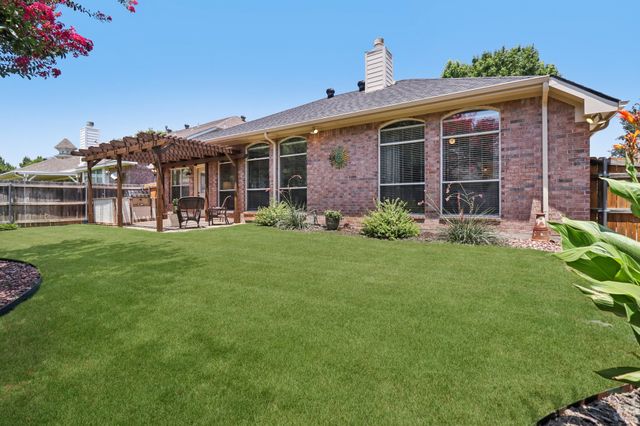 2845 Birmingham Drive, Grand Prairie, TX 75052