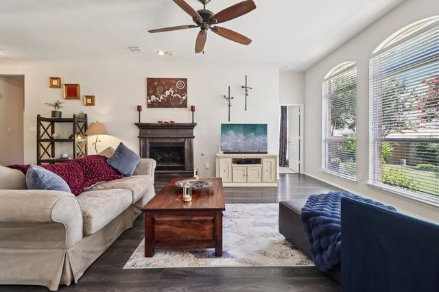 2845 Birmingham Drive, Grand Prairie, TX 75052