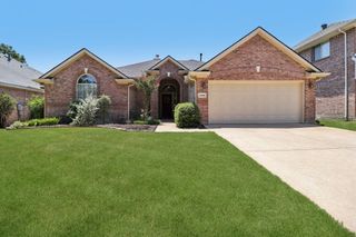 2845 Birmingham Drive, Grand Prairie, TX 75052