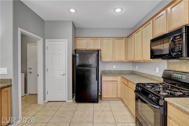 2220 Waterton Rivers Drive, Henderson, NV 89044