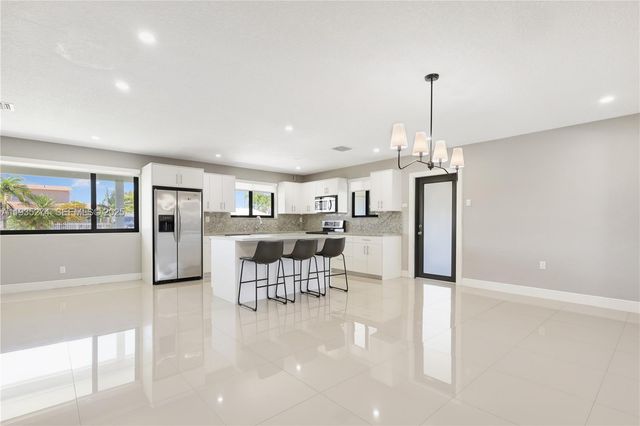 4165 W 5th Ln 0, Hialeah, FL 33012