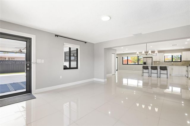 4165 W 5th Ln 0, Hialeah, FL 33012