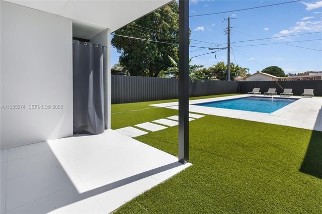 4165 W 5th Ln 0, Hialeah, FL 33012