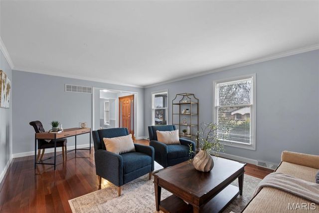 442 Royalwood Drive, Creve Coeur, MO 63141