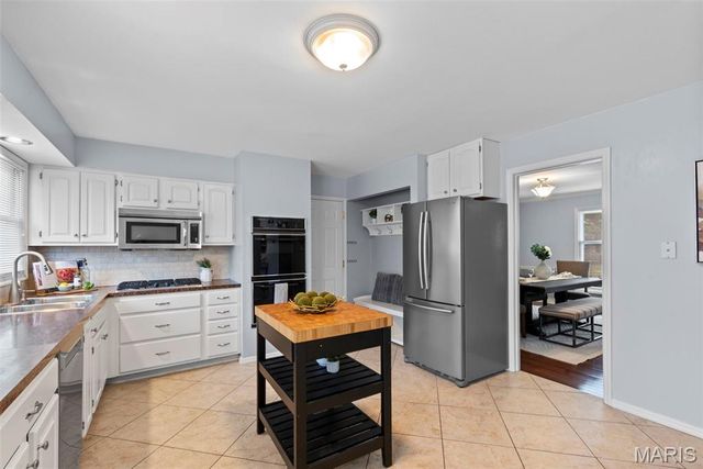 442 Royalwood Drive, Creve Coeur, MO 63141