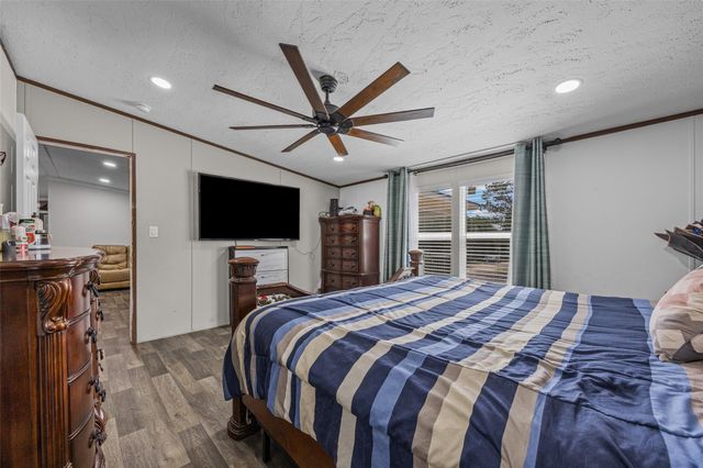 564 Boyd RD, Red Rock, TX 78662