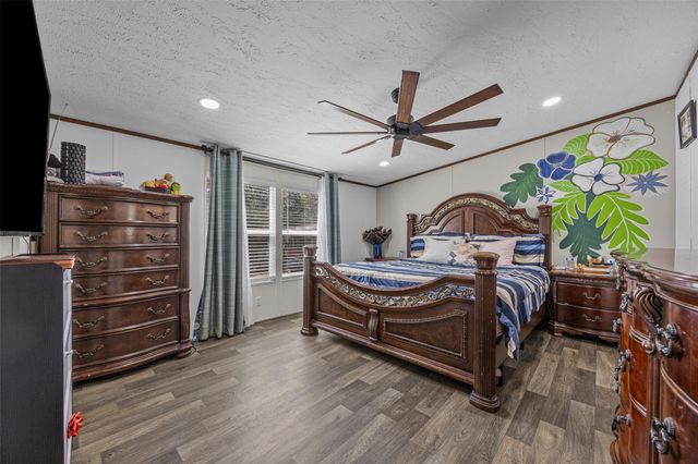 564 Boyd RD, Red Rock, TX 78662