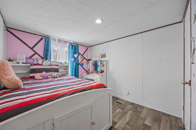 564 Boyd RD, Red Rock, TX 78662