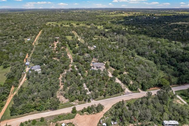 564 Boyd RD, Red Rock, TX 78662