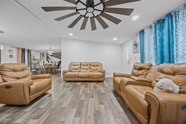 564 Boyd RD, Red Rock, TX 78662