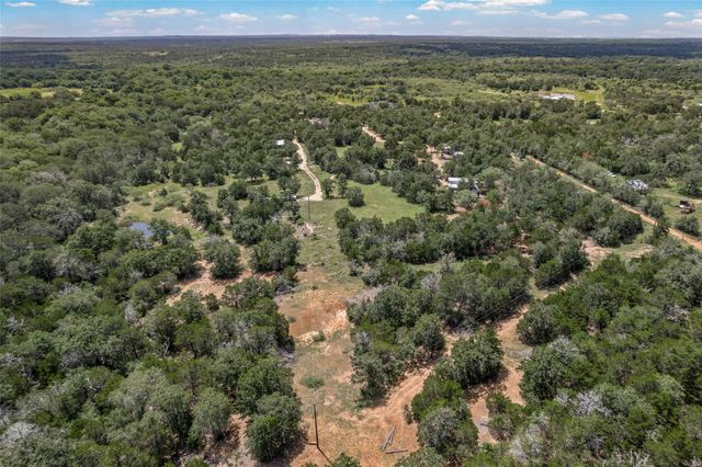 564 Boyd RD, Red Rock, TX 78662