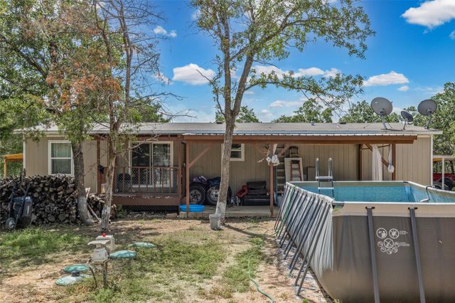 564 Boyd RD, Red Rock, TX 78662