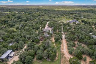 564 Boyd RD, Red Rock, TX 78662