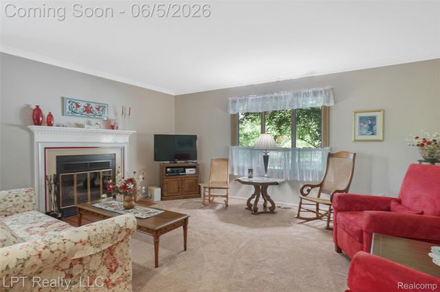 5236 Schlenker Road, Hamburg Township, MI 48139