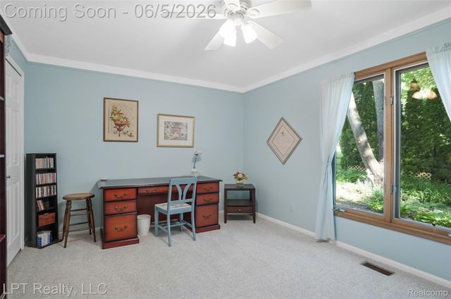 5236 Schlenker Road, Hamburg Township, MI 48139