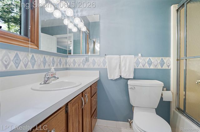 5236 Schlenker Road, Hamburg Township, MI 48139