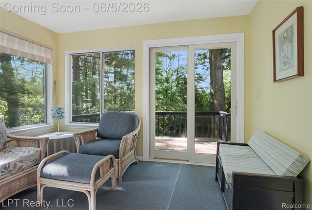 5236 Schlenker Road, Hamburg Township, MI 48139