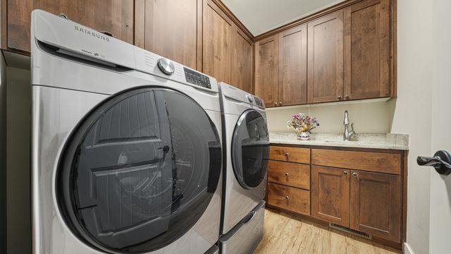 2042 Constitution Loop, Montrose, CO 81401