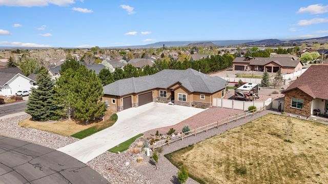 2042 Constitution Loop, Montrose, CO 81401