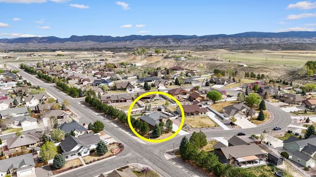 2042 Constitution Loop, Montrose, CO 81401