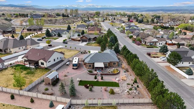 2042 Constitution Loop, Montrose, CO 81401