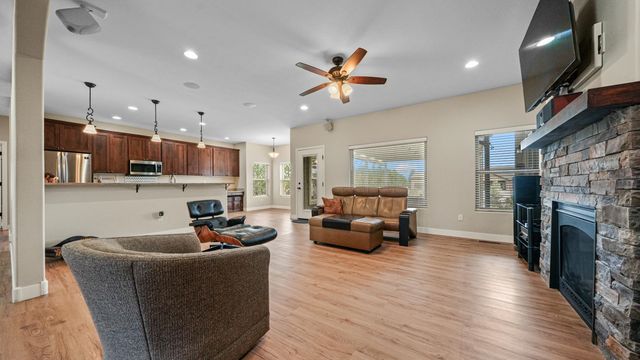2042 Constitution Loop, Montrose, CO 81401