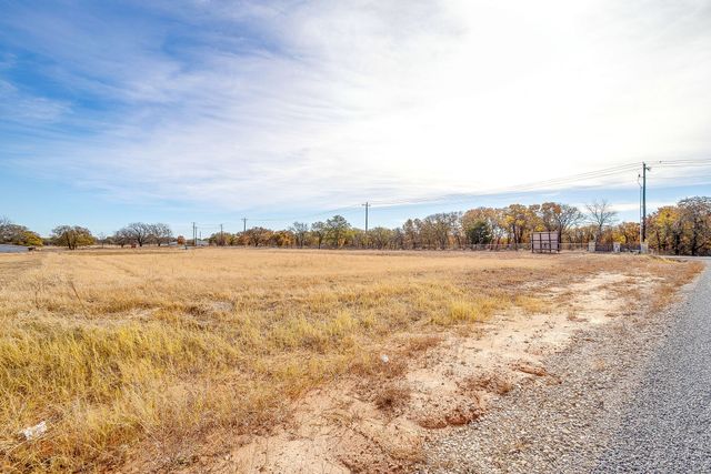 100 Prairie Winds Drive, Poolville, TX 76487