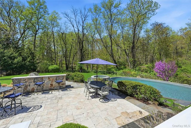 5 Mill Road, Lloyd Harbor, NY 11743