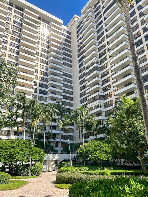 2500 Parkview Drive 615, Hallandale Beach, FL 33009