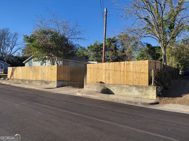 344 Blossom Avenue, Macon, GA 31204