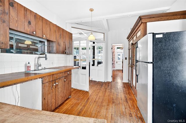 412 N Liberty Drive, Tomkins Cove, NY 10986