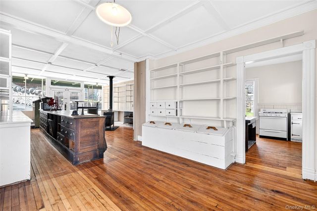 412 N Liberty Drive, Tomkins Cove, NY 10986