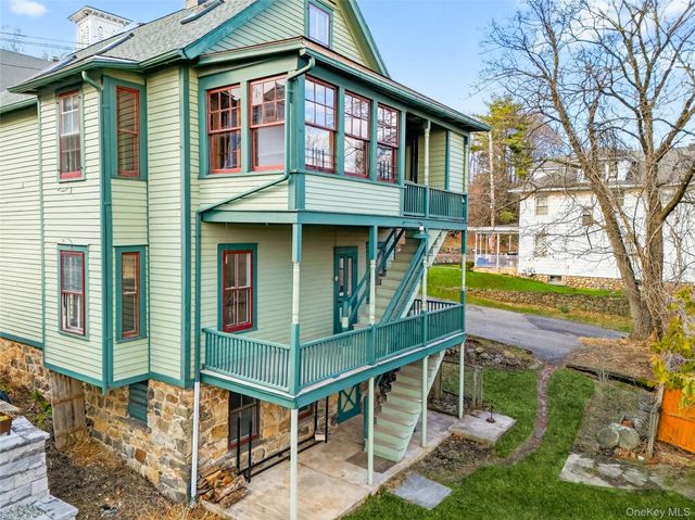 412 N Liberty Drive, Tomkins Cove, NY 10986