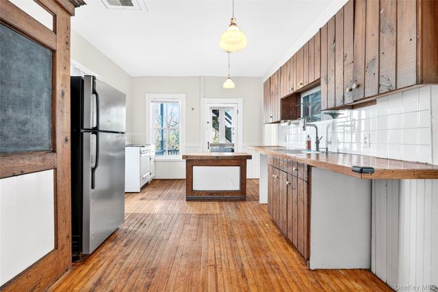 412 N Liberty Drive, Tomkins Cove, NY 10986