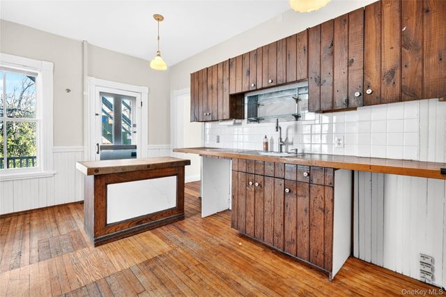 412 N Liberty Drive, Tomkins Cove, NY 10986