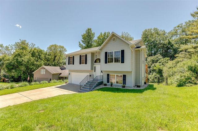 8 Lavadna Court, Collinsville, IL 62234