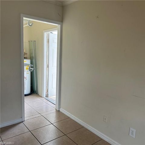 706 Arianne CT, Lehigh Acres, FL 33936