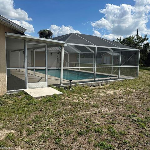 706 Arianne CT, Lehigh Acres, FL 33936