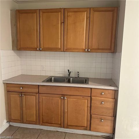 706 Arianne CT, Lehigh Acres, FL 33936