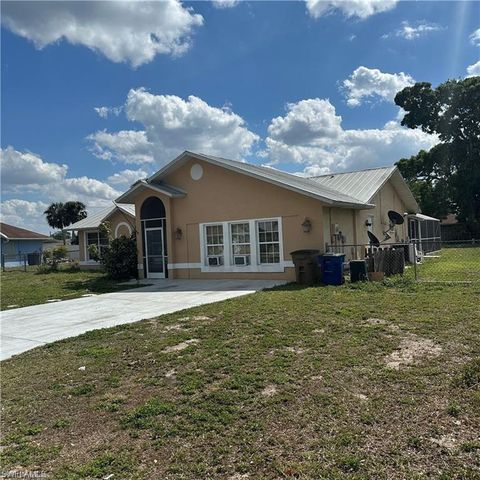 706 Arianne CT, Lehigh Acres, FL 33936