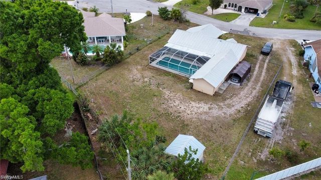 706 Arianne CT, Lehigh Acres, FL 33936