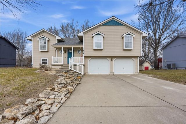 804 SE 16th Terrace, Oak Grove, MO 64075