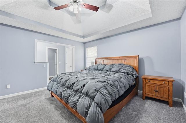 804 SE 16th Terrace, Oak Grove, MO 64075