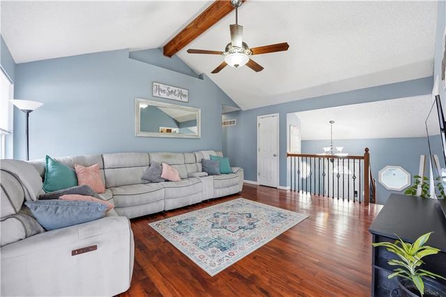 804 SE 16th Terrace, Oak Grove, MO 64075