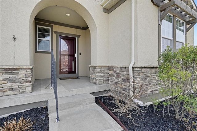 23613 W 91st Terrace, Lenexa, KS 66227