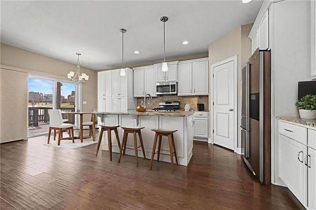 23613 W 91st Terrace, Lenexa, KS 66227