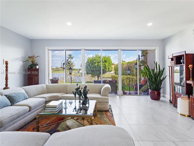 10465 NW 46th St, Doral, FL 33178