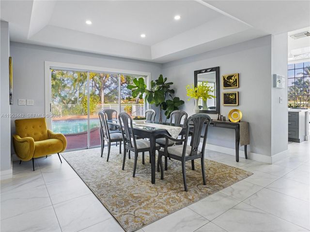 10465 NW 46th St, Doral, FL 33178