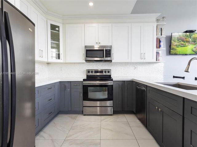 10465 NW 46th St, Doral, FL 33178